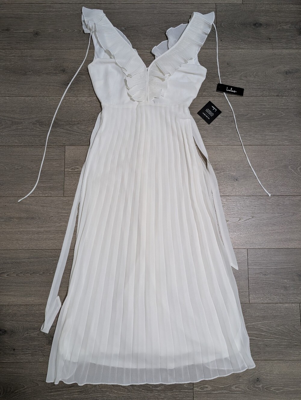 NWT•Lulus Loved By You White Pleated Chiffon Sleeveless Ruffle V-Neck Maxi Dress
